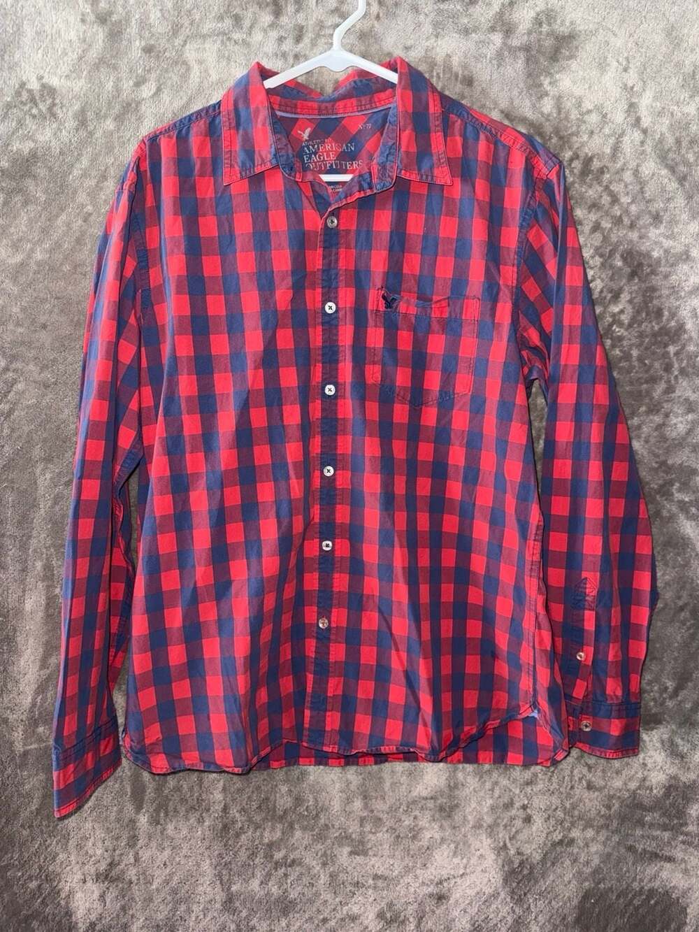 American Eagle Outfitters Athletic Fit Red & Navy Plaid Button Down Shirt Size L